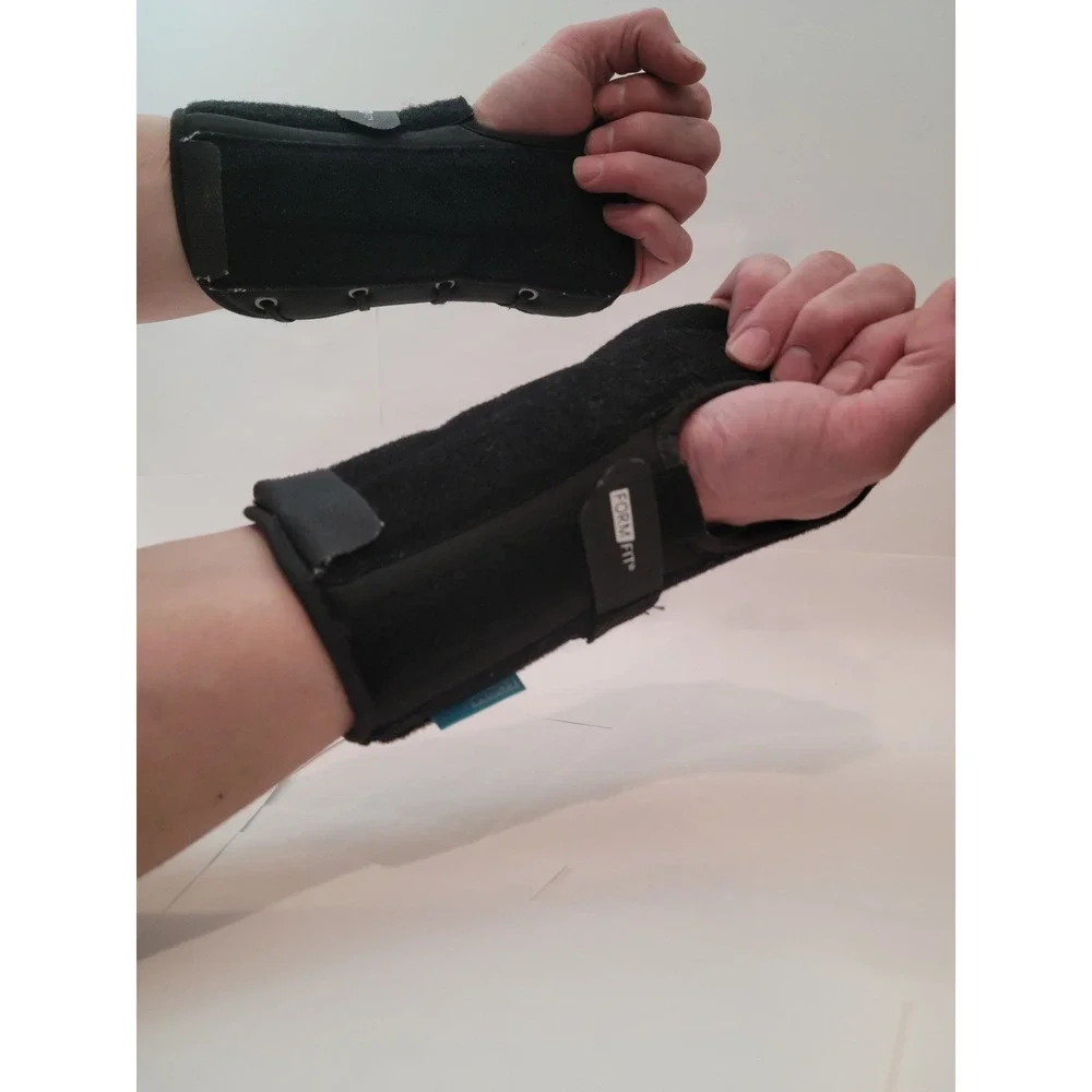 Ossur Formfit Wrist Brace Pair Universal Left Right Black 803 Support Splint